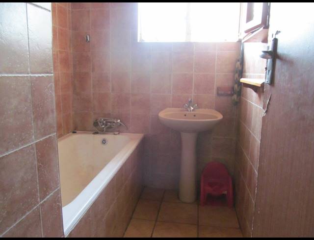 3 BEDROOM HOUSE FOR SALE IN SEA VIEW